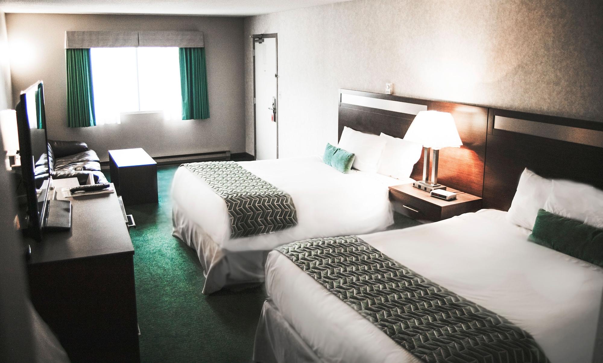 Ramada By Wyndham Hotell Quesnel Exteriör bild