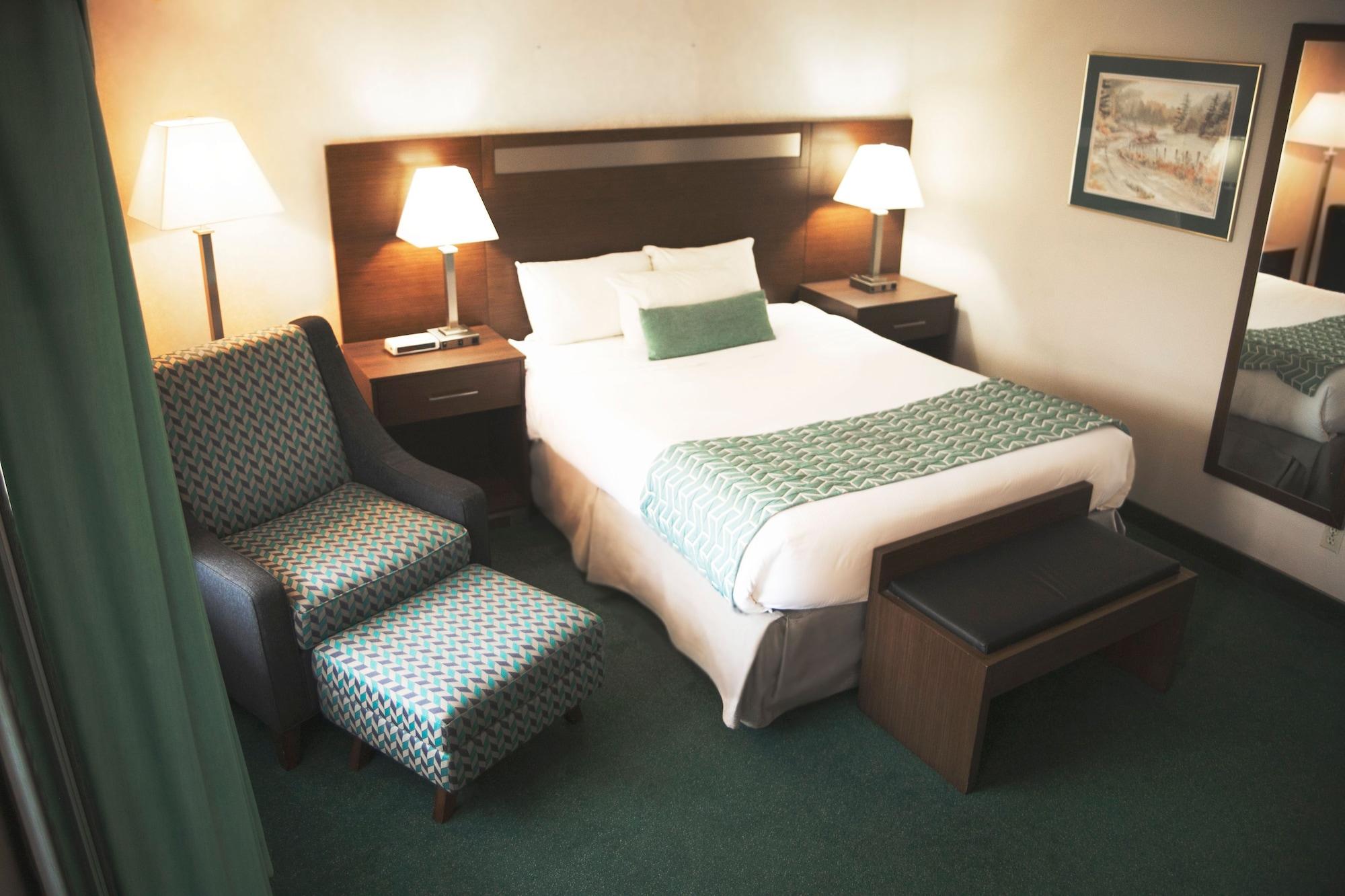 Ramada By Wyndham Hotell Quesnel Exteriör bild