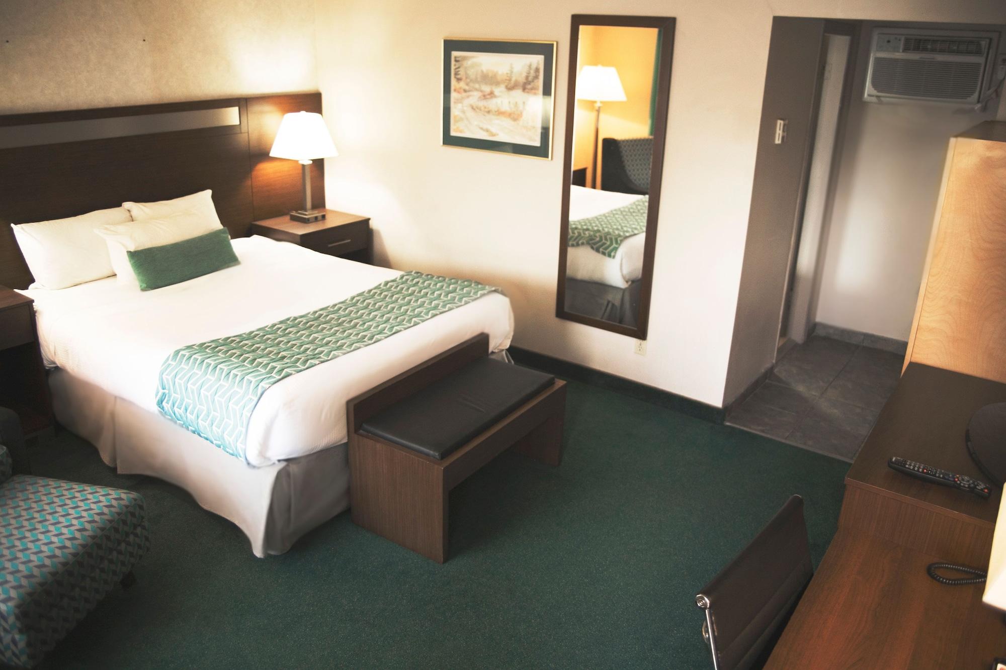 Ramada By Wyndham Hotell Quesnel Exteriör bild